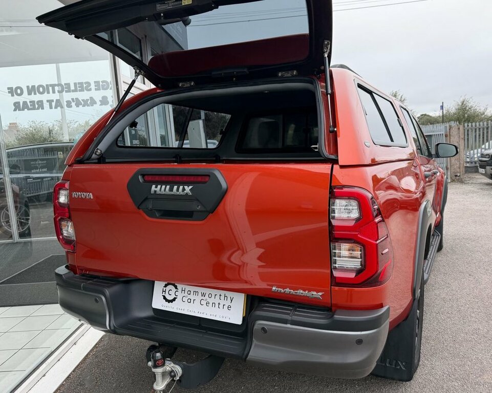 Toyota HILUX 2.8L Invincible X Orange #5