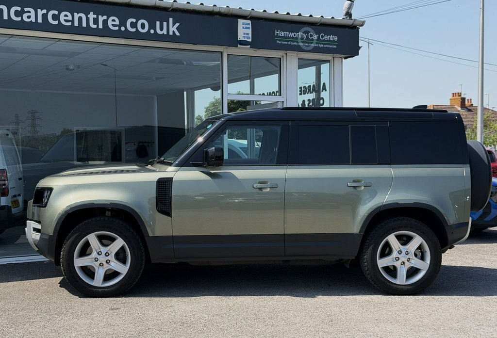 Land Rover Defender 3L Se Green #5