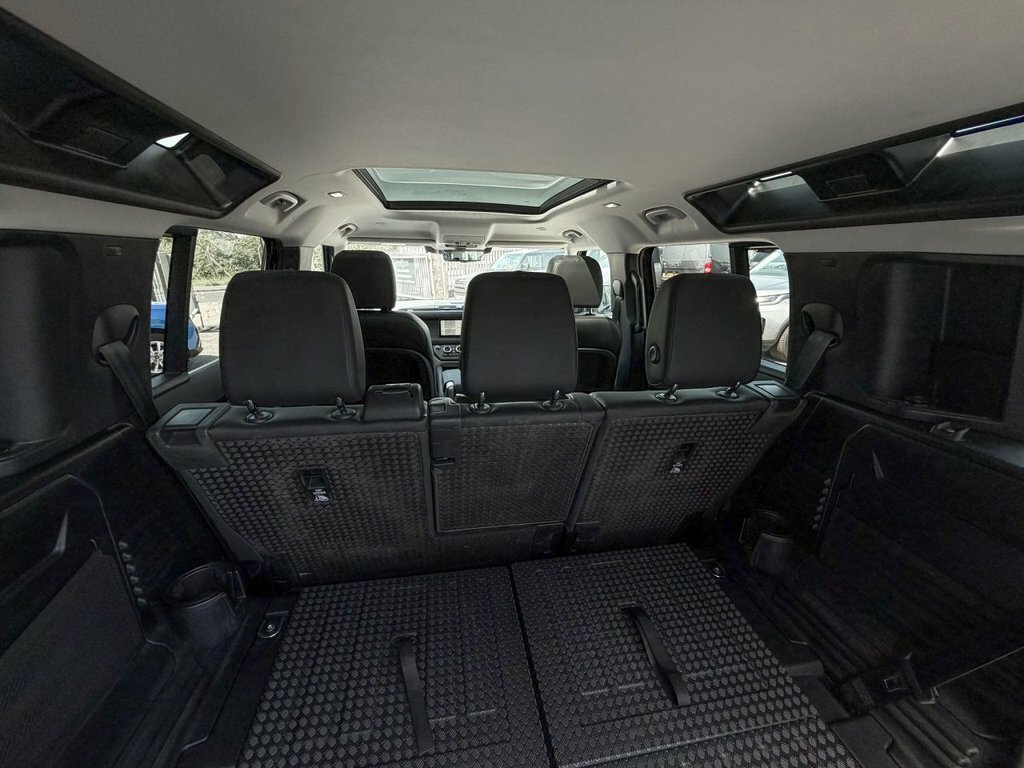 Land Rover Defender 110 D300 110 X-dynamic Se #7