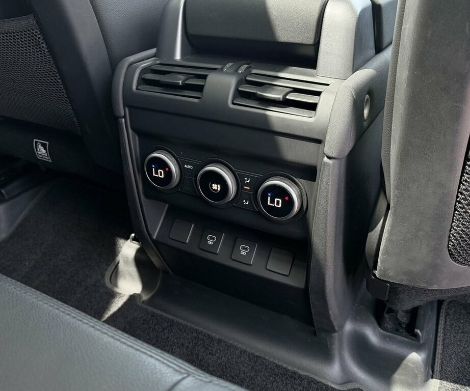 Land Rover Defender 110 3L Xs Edition Black #5