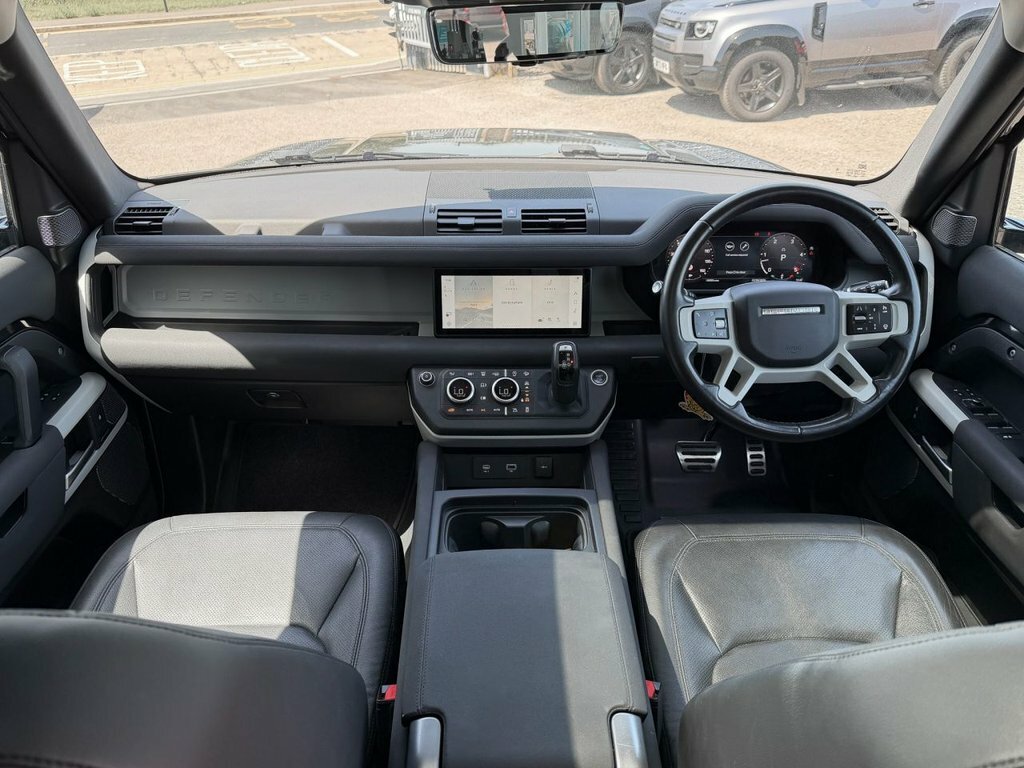 Land Rover Defender 110 3L Xs Edition LA22DPE Black #4