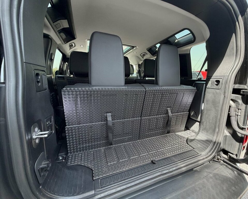Land Rover Defender 110 D300 110 X-dynamic Se #10