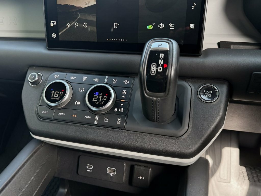 Land Rover Defender 110 3.0 D300 X-dynamic S 110 Silver #20
