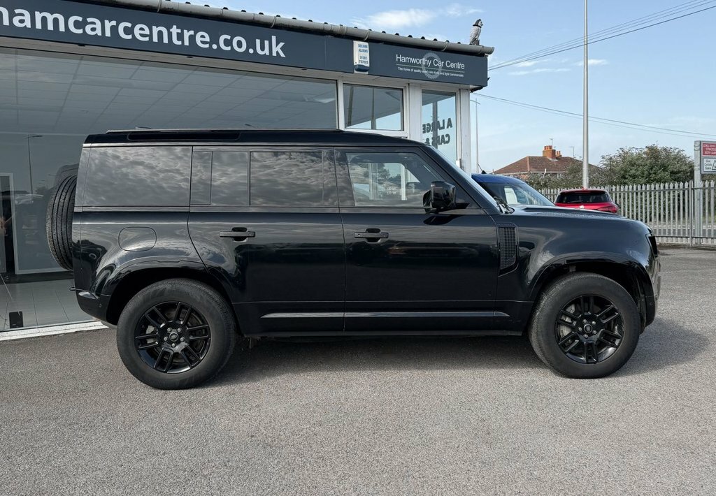 Land Rover Defender 110 3L X-dynamic Hse Black #4