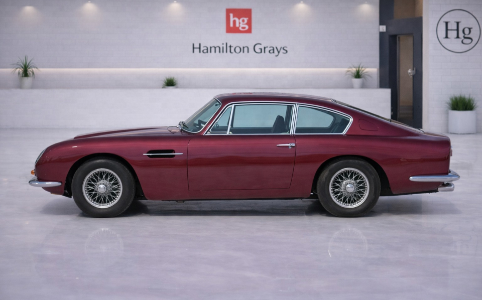 Aston Martin DB6 Manual  #4
