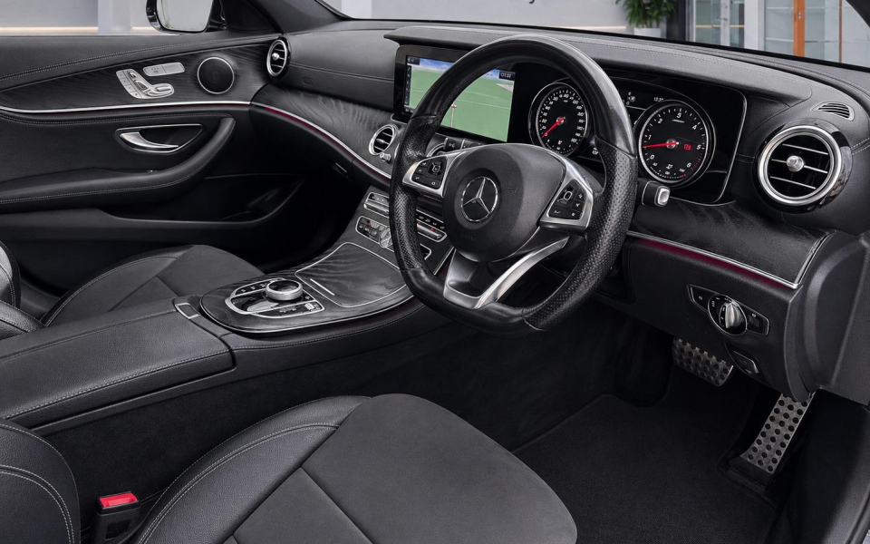 Mercedes-Benz E Class Diesel Black #2