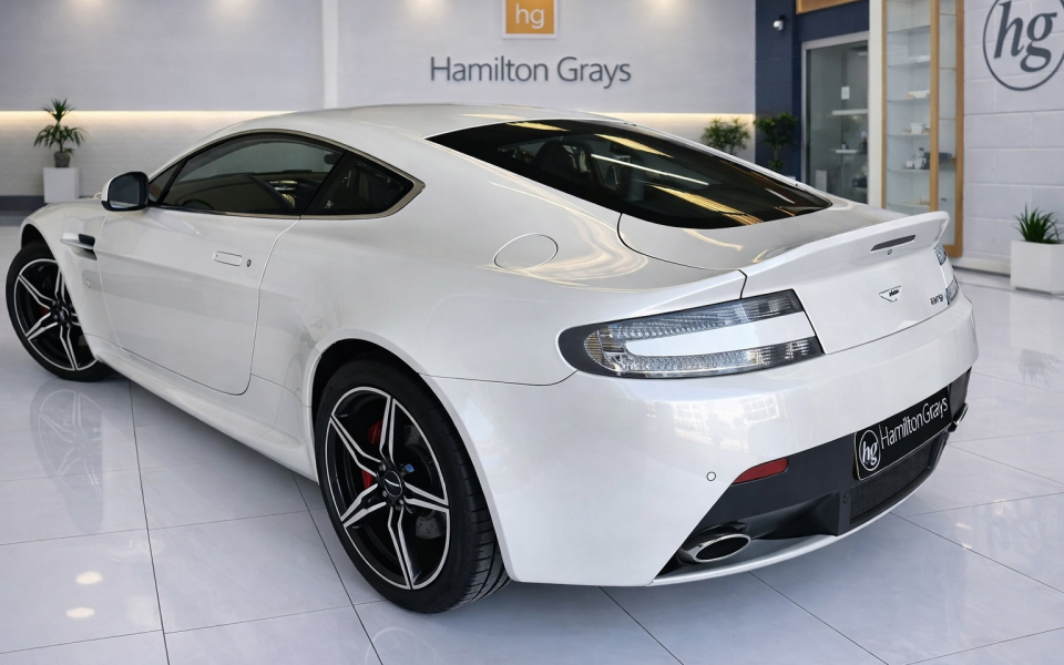 Aston Martin V8 V8 Silver #17