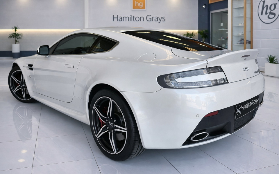 Aston Martin V8 V8 Silver #7