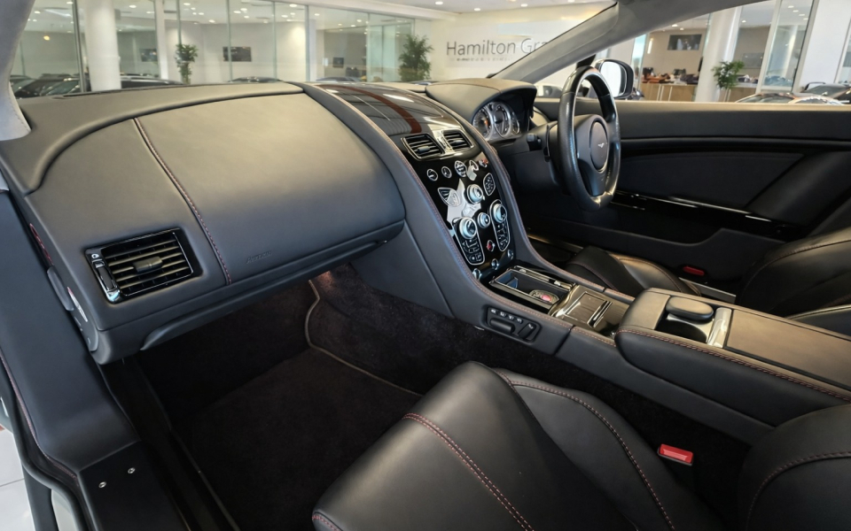 Aston Martin V8 V8 Silver #21