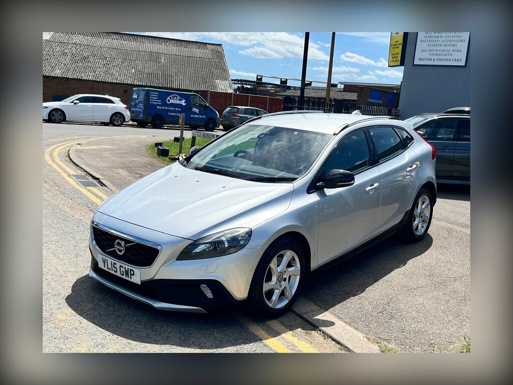 Volvo V40 Cross Country 2.0 D2 Lux Hatchback Euro 6 Ss YL15GWP Silver #2