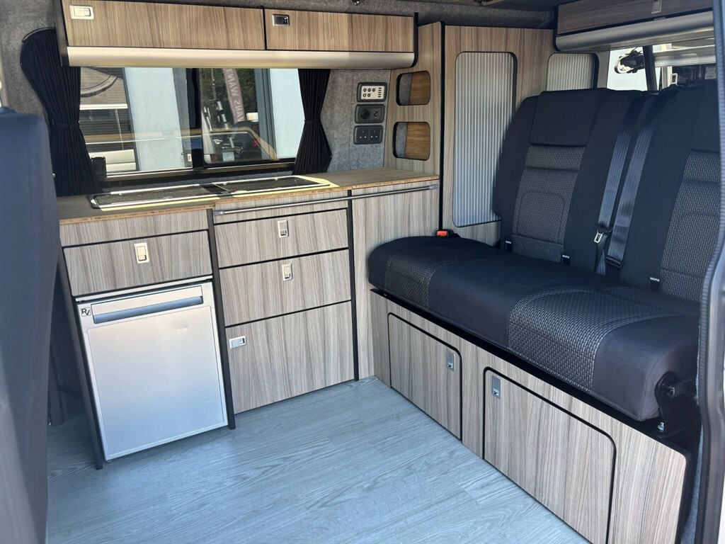 Volkswagen Campervan Startline Red #9