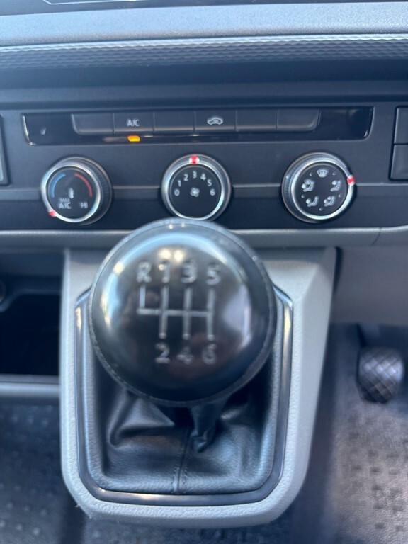 Volkswagen Campervan 2.0 L 4 Berth Silver #6