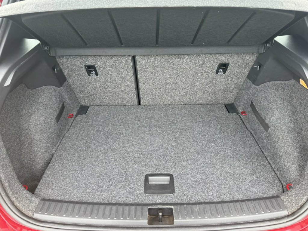 Seat Arona 1L Xcellence Lux Red #6