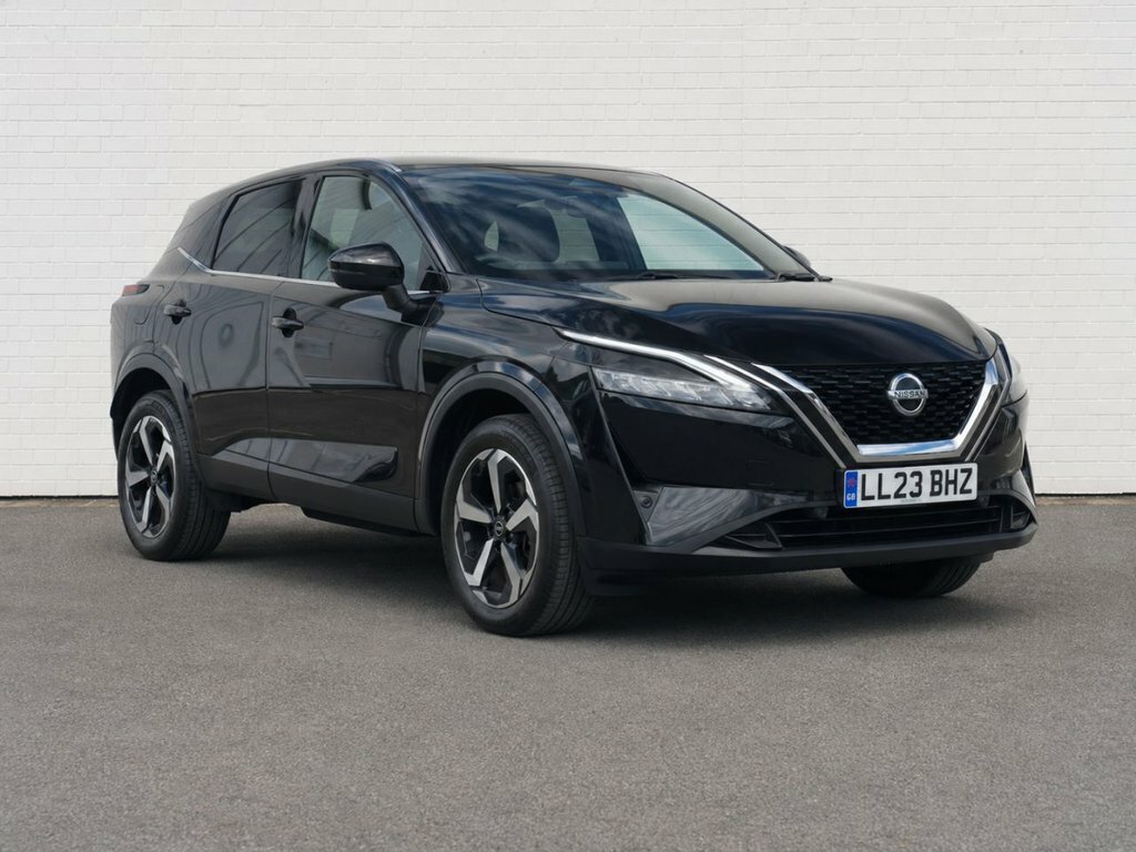 Nissan Qashqai 1.3L N-connecta Black