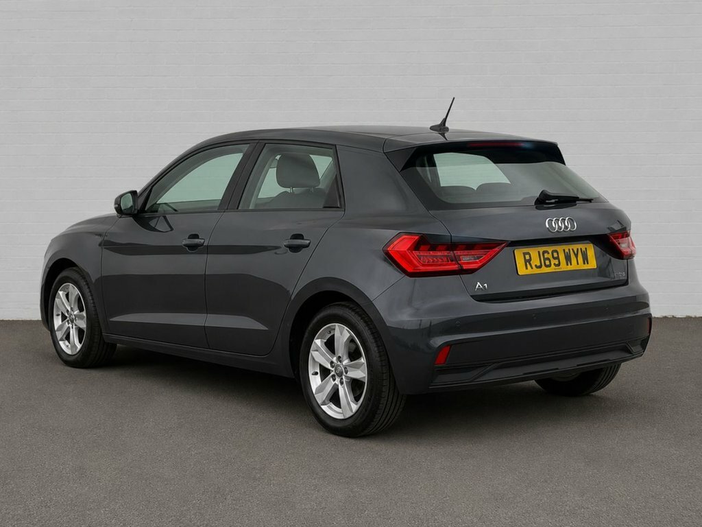Audi A1 1L Technik RJ69WYW Grey #2