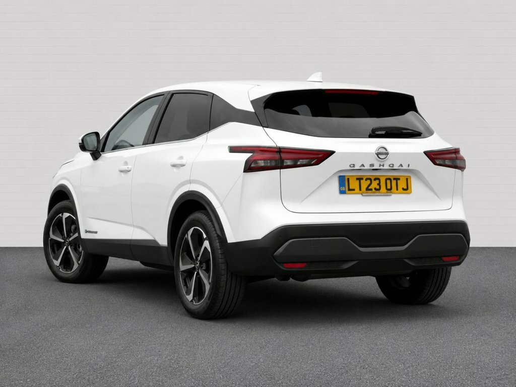 Nissan Qashqai 1.5L Tekna LT23OTJ White #2