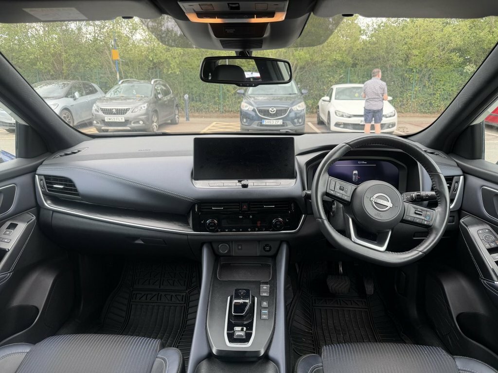 Nissan Qashqai 1.5L Tekna LT23OTJ White #4