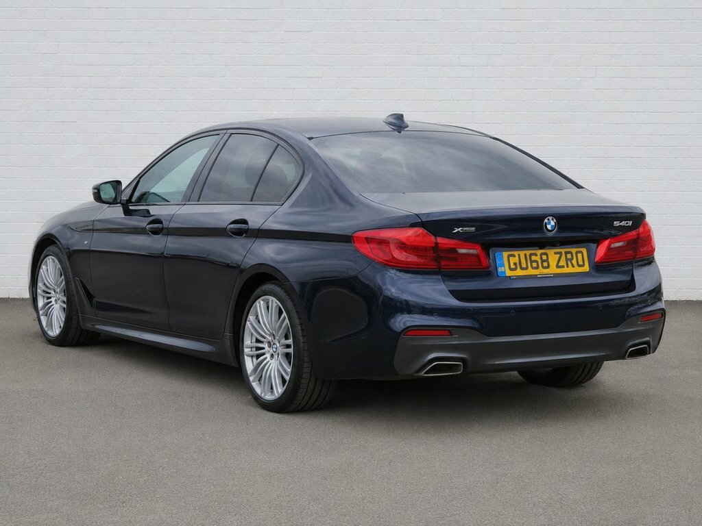 BMW 5 Series 3L M Sport Black #2