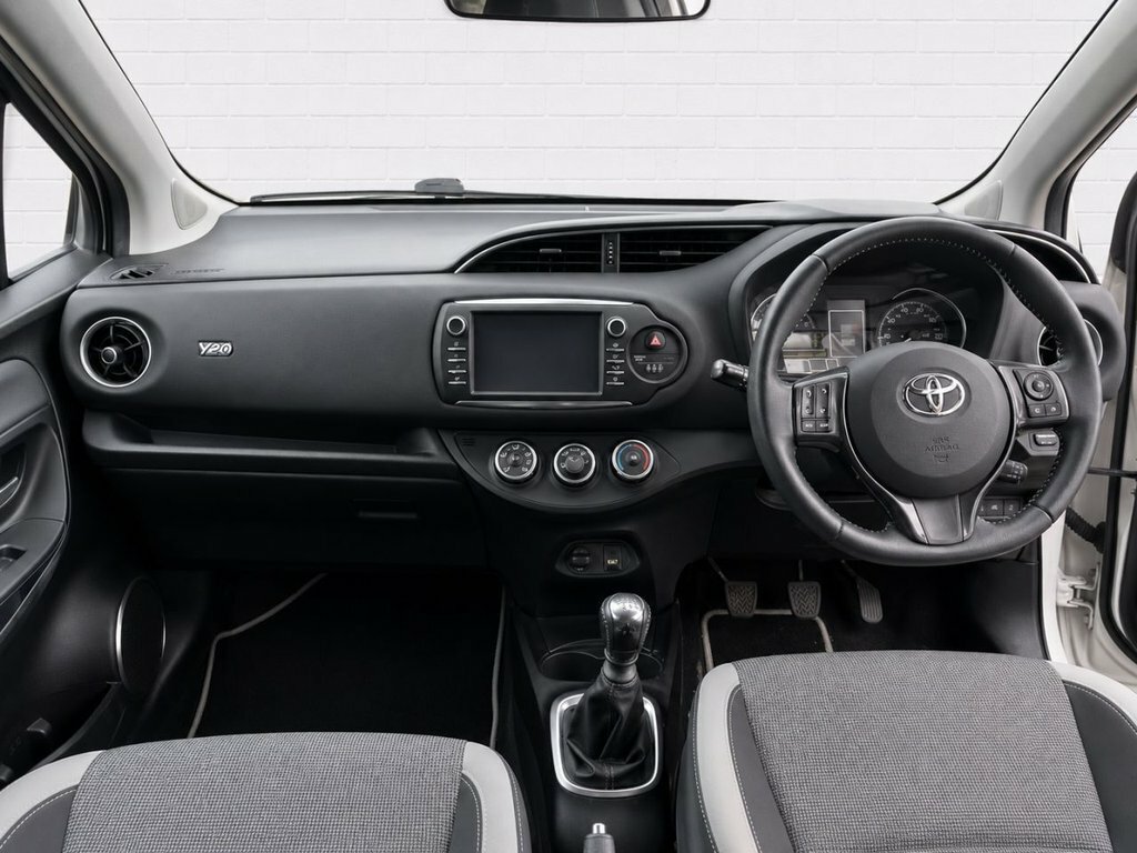 Toyota Yaris 1.5L Y20 BW19OMC White #4