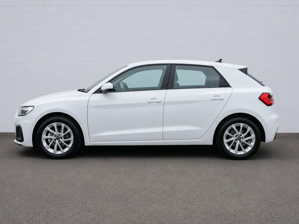 Audi A1 1L Sport VA22LFV White #2
