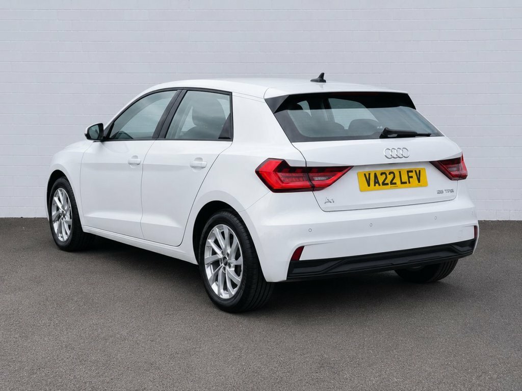 Audi A1 1L Sport VA22LFV White #3