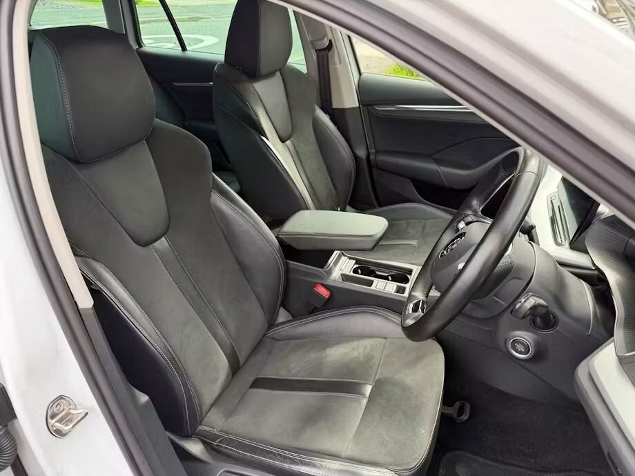 Skoda Octavia 2L Se L White #4