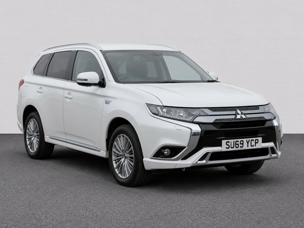 Mitsubishi Outlander 2.4L Design White