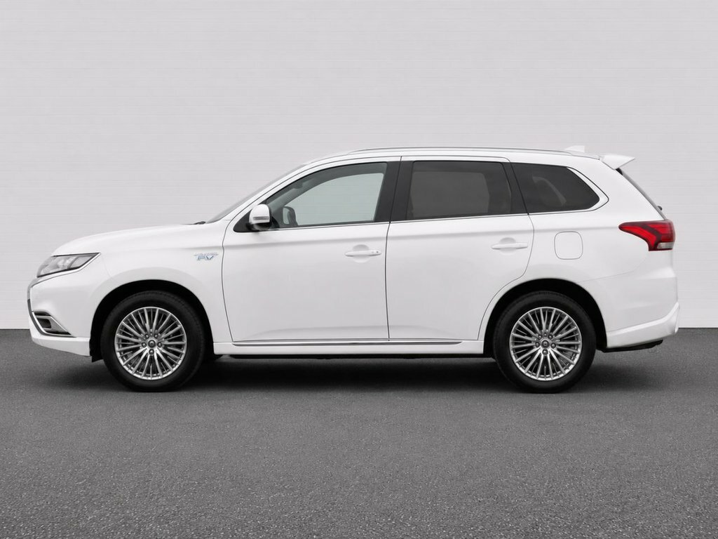 Mitsubishi Outlander 2.4L Design White #2