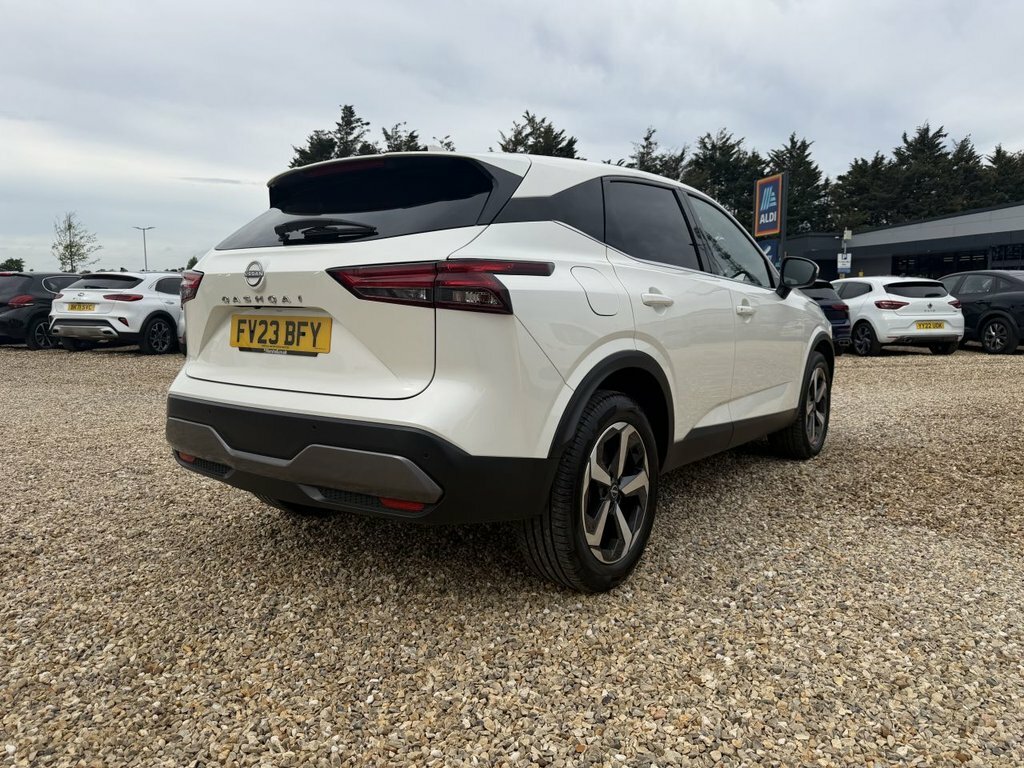 Nissan Qashqai 1.3L N-connecta FV23BFY White #5