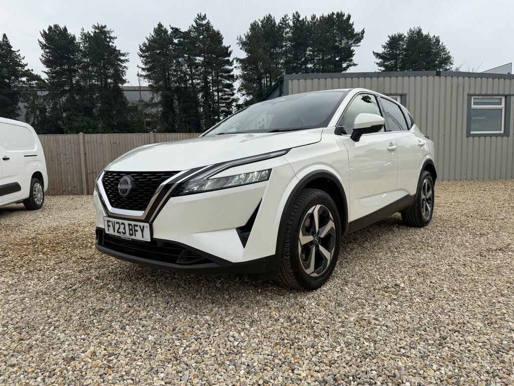 Nissan Qashqai 1.3L N-connecta FV23BFY White #4