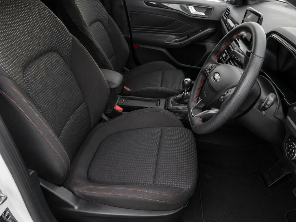 Ford Focus 1L St-line WV20GXU White #4