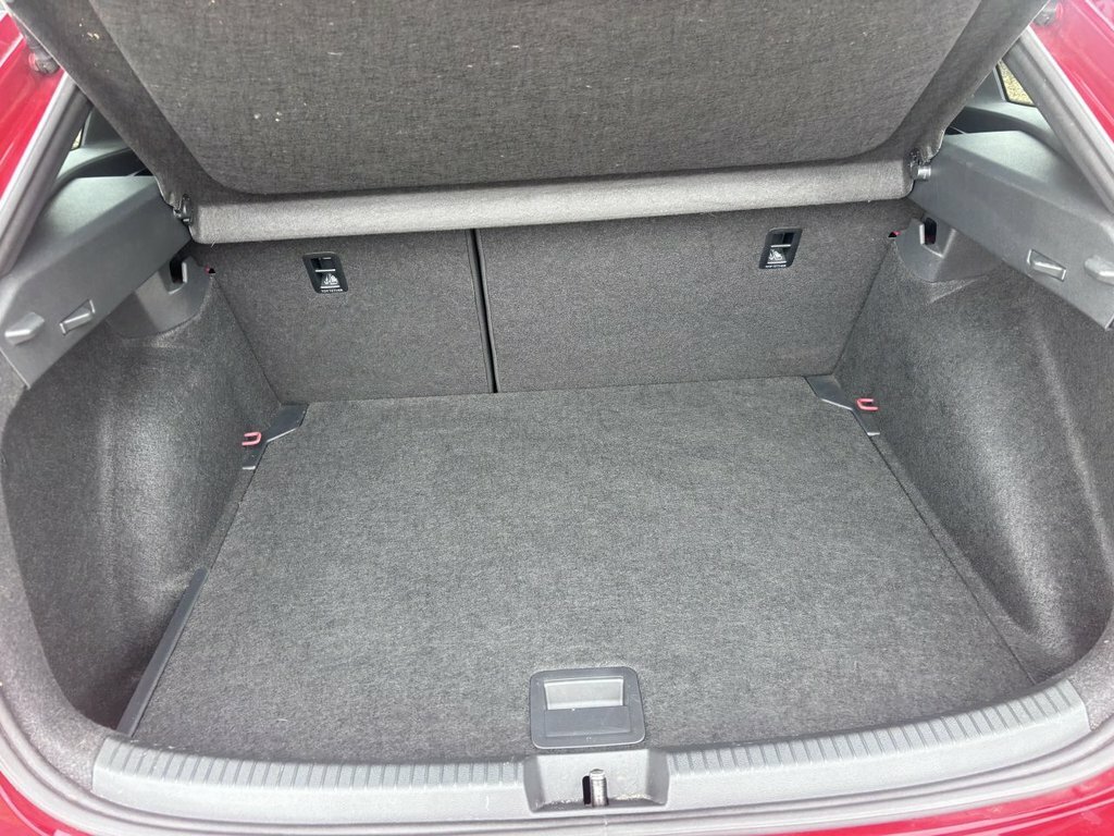 Volkswagen Taigo 1L R-line AO23CPZ Red #6