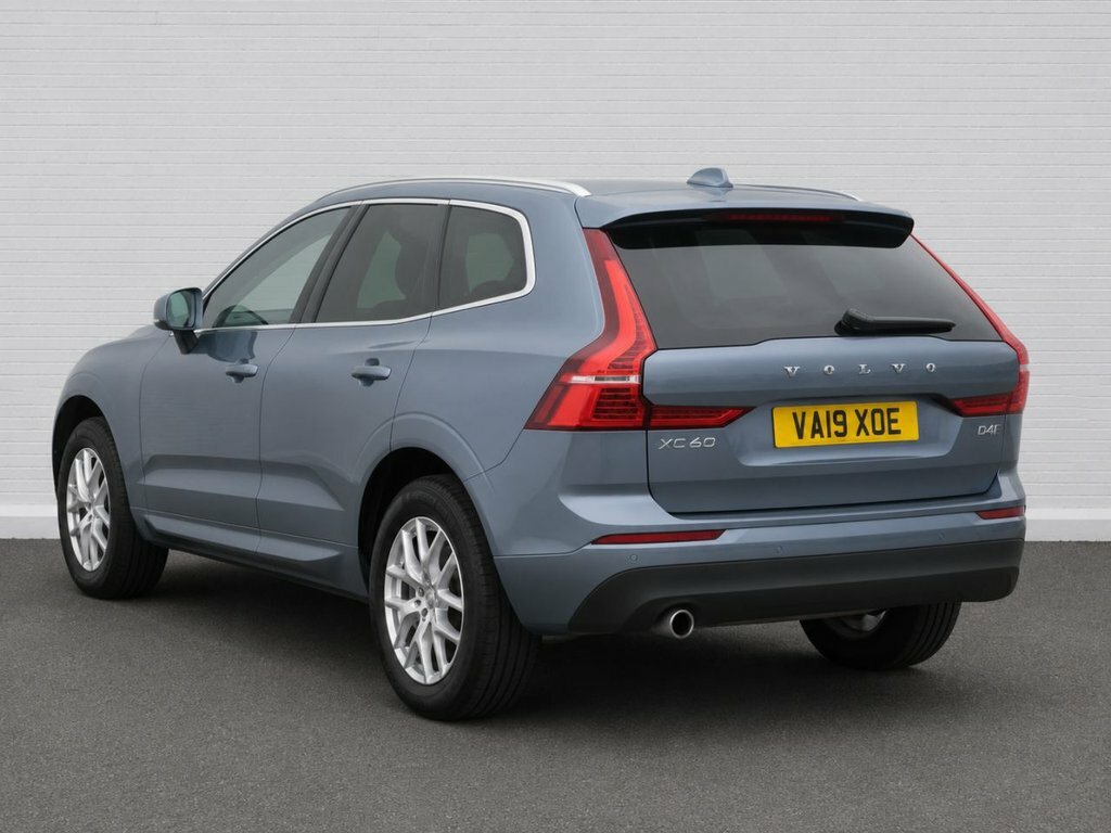 Volvo XC60 2L Momentum Blue #2