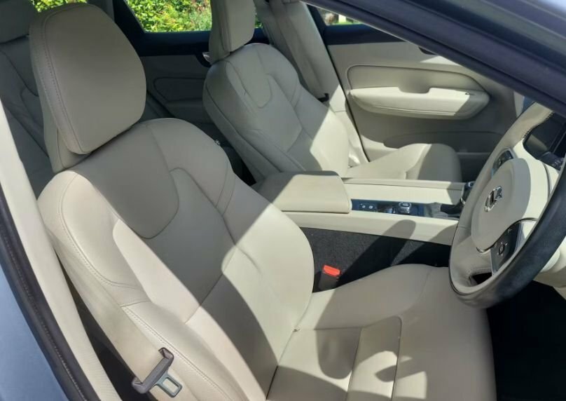 Volvo XC60 2L Momentum Blue #4