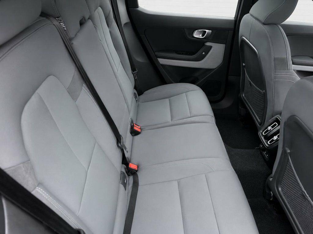 Polestar 2 Hatchback Black #6