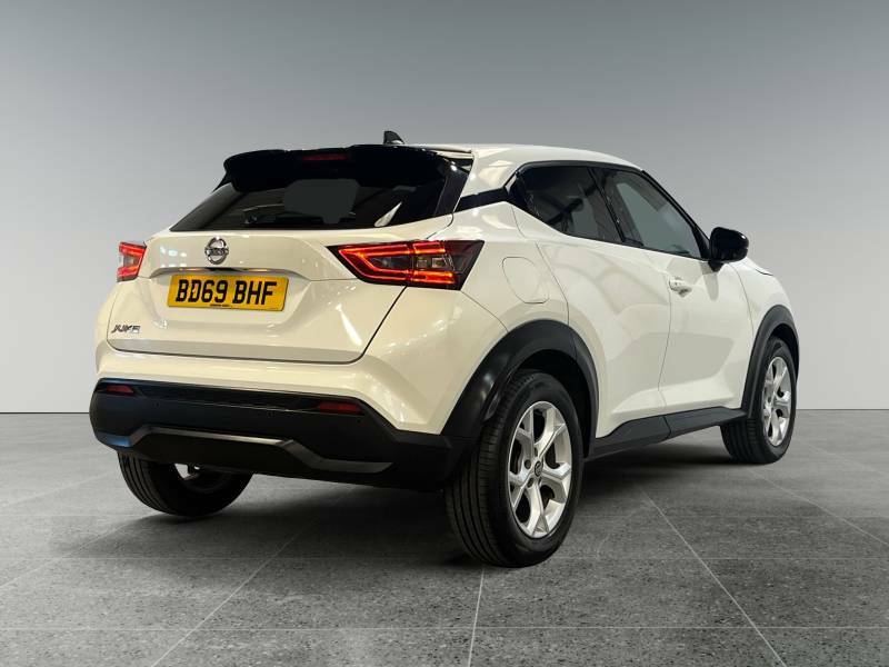 Nissan Juke 1.0 Dig-t N-connecta - 2019 69 BD69BHF White #3