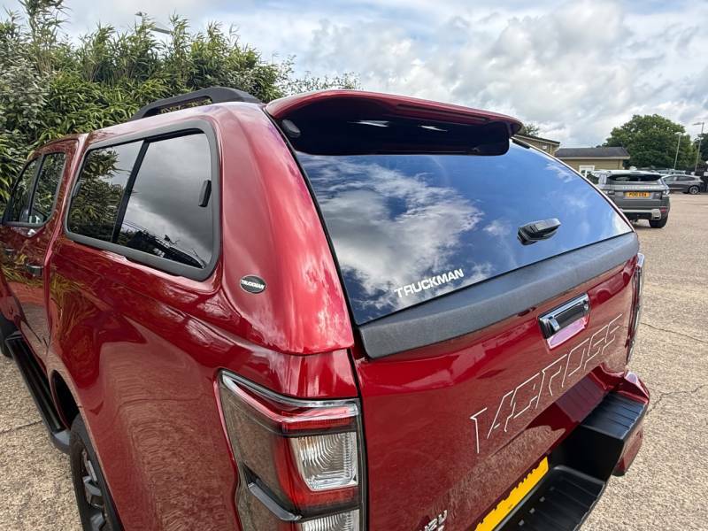 Isuzu D-Max 1.9 V-cross Double Cab 4X4 - 2025 75 BP75XXJ Red #6