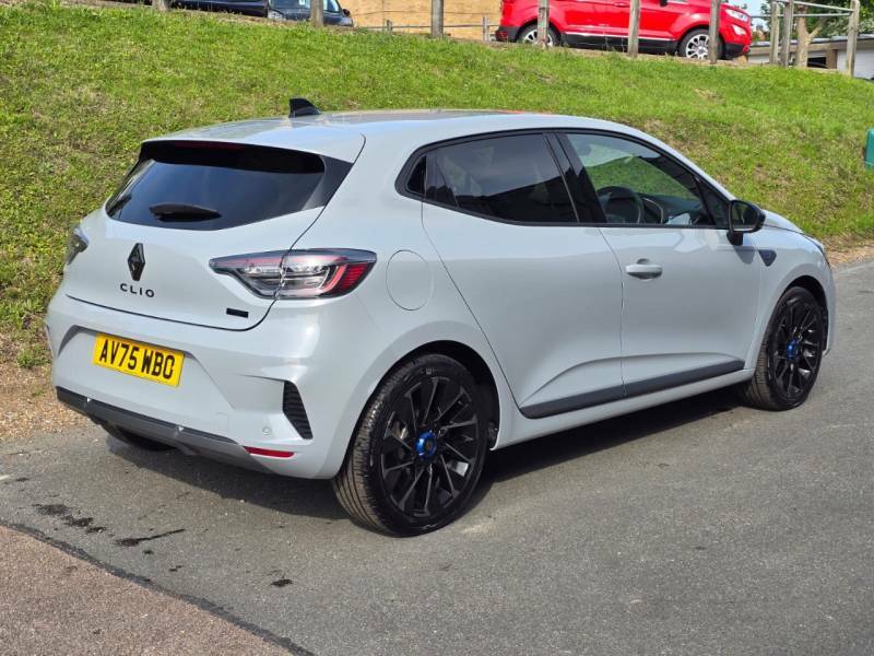 Renault Clio 1.6 E-tech Full Hybrid 145 Esprit Alpine AV75WBO Grey #4