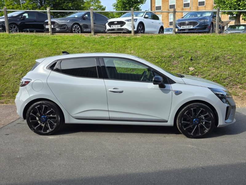 Renault Clio 1.6 E-tech Full Hybrid 145 Esprit Alpine AV75WBO Grey #2