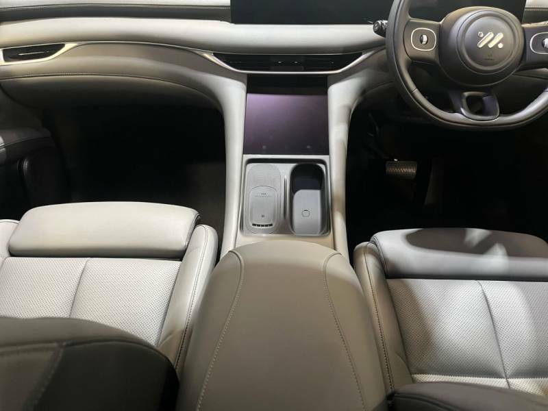 MG IM6 100Kwh Long Range Suv 407 Ps Black #13