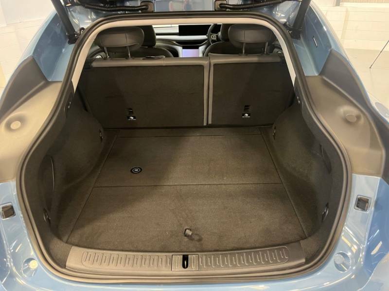 MG IM6 100Kwh Long Range Suv 407 Ps Black #18