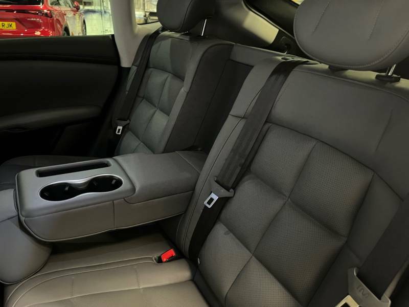 MG IM6 100Kwh Long Range Suv 407 Ps Black #17