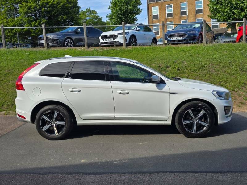 Volvo XC60 D4 190 R Design Lux Nav Geartronic - 2017 6 WF67LUL White #2