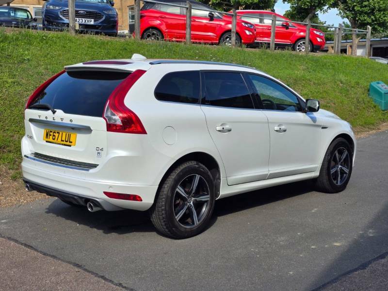 Volvo XC60 D4 190 R Design Lux Nav Geartronic - 2017 6 WF67LUL White #4