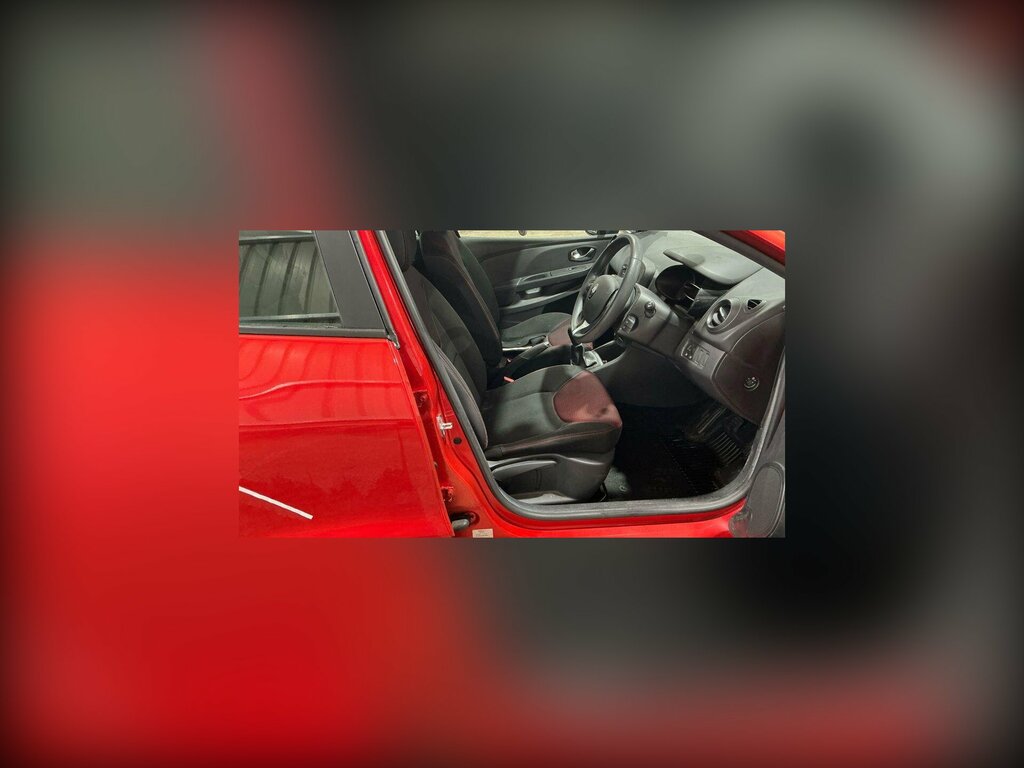 Renault Clio 1.2 16V Play Euro 6 Red #3