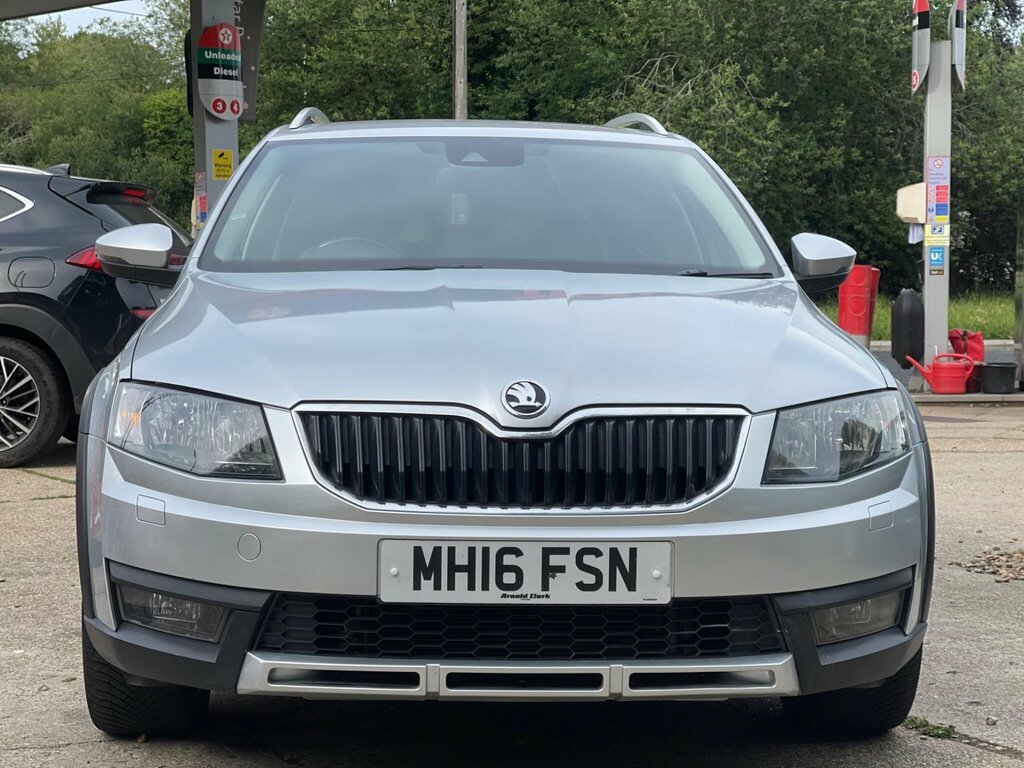 Skoda Octavia 2.0 Tdi Scout 4Wd Euro 6 Ss MH16FSN Silver #2
