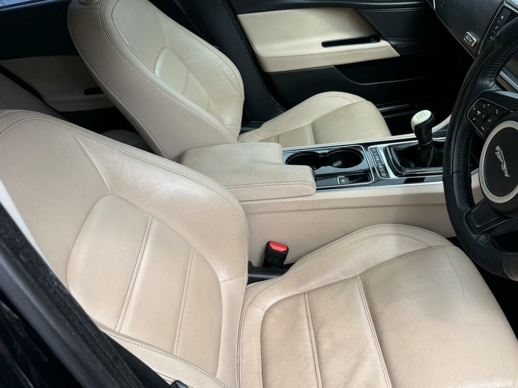 Jaguar XE Xe R-sport D White #29