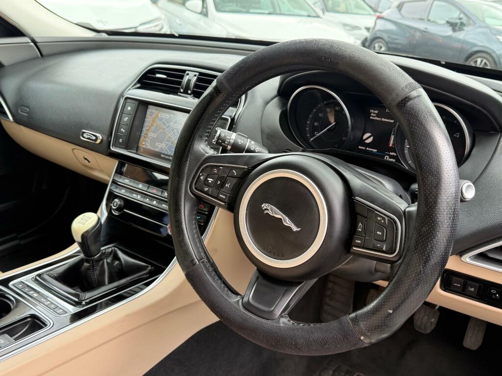 Jaguar XE Xe R-sport D White #14