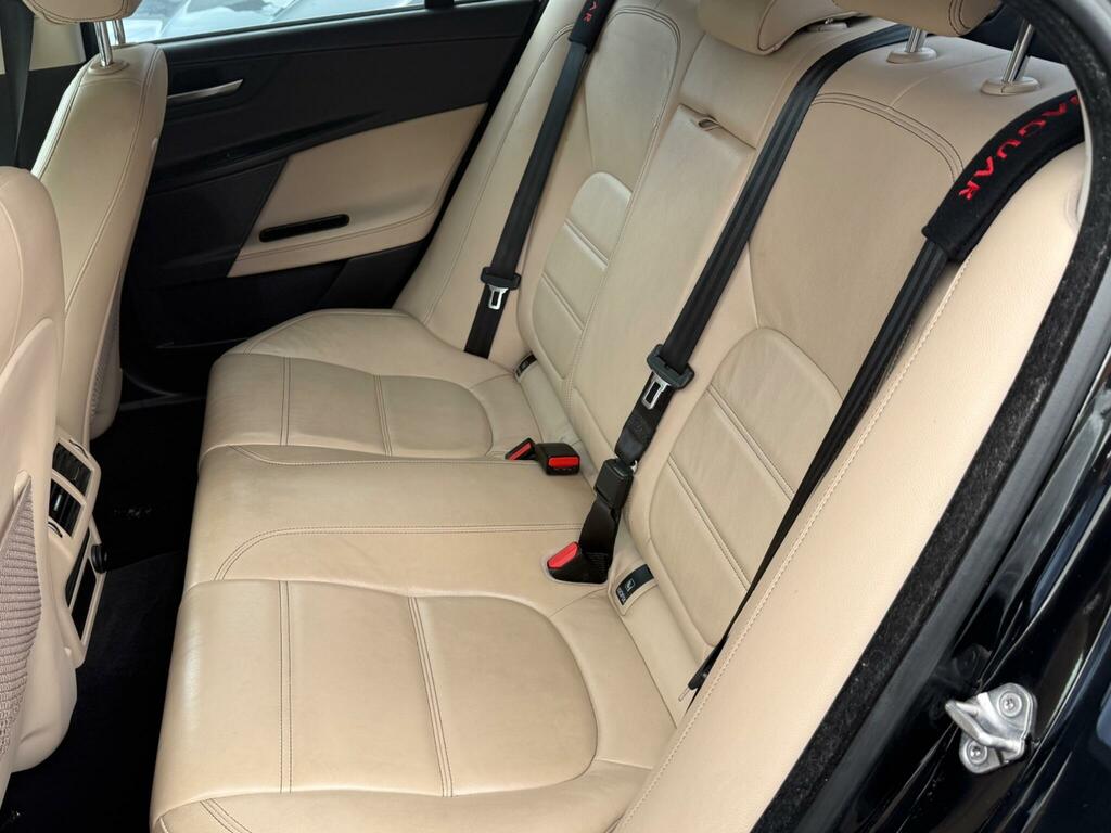 Jaguar XE Xe R-sport D White #38