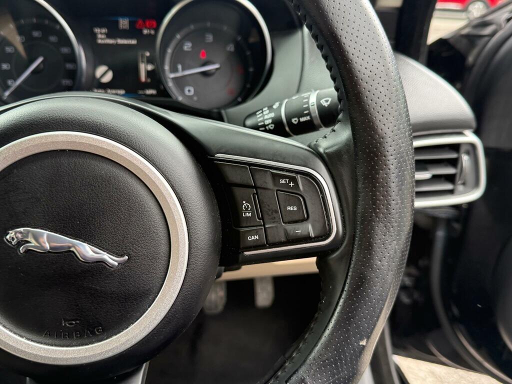 Jaguar XE Xe R-sport D White #16